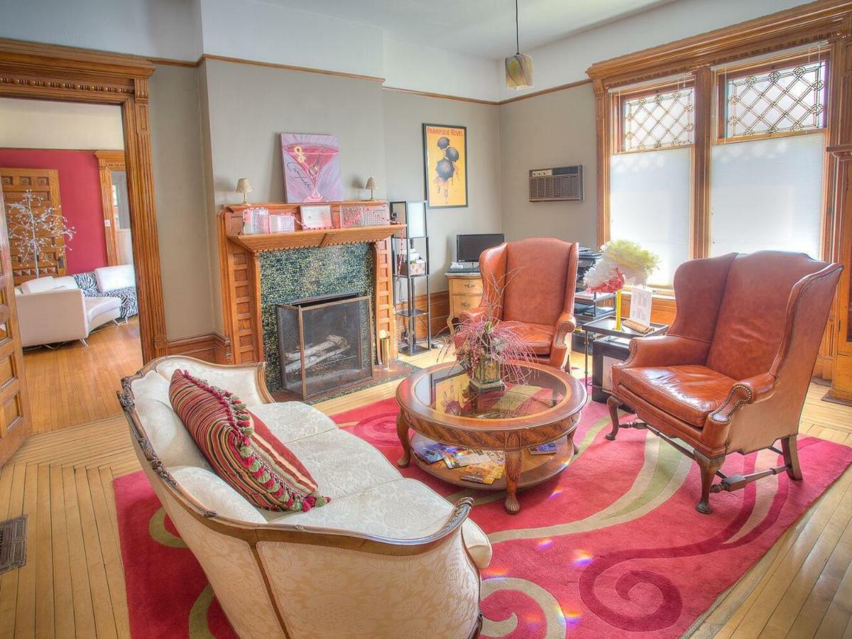M&M Victorian Bed And Breakfast Marinette Экстерьер фото