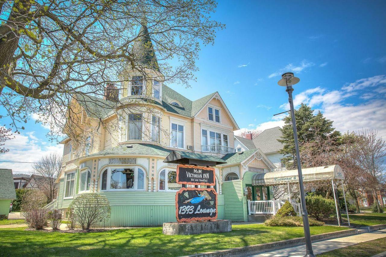 M&M Victorian Bed And Breakfast Marinette Экстерьер фото