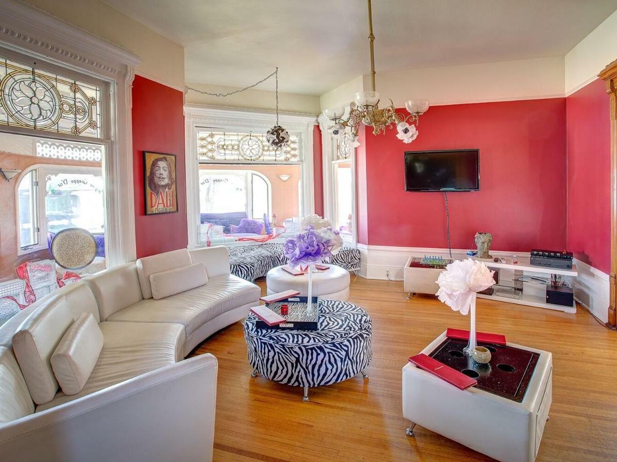M&M Victorian Bed And Breakfast Marinette Экстерьер фото
